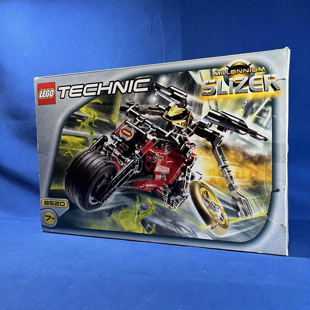 大晦日には隕石が降る！？“LEGO Slizer 8520 Millennium Slizer”｜Muniko