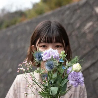 アズ | 文筆家