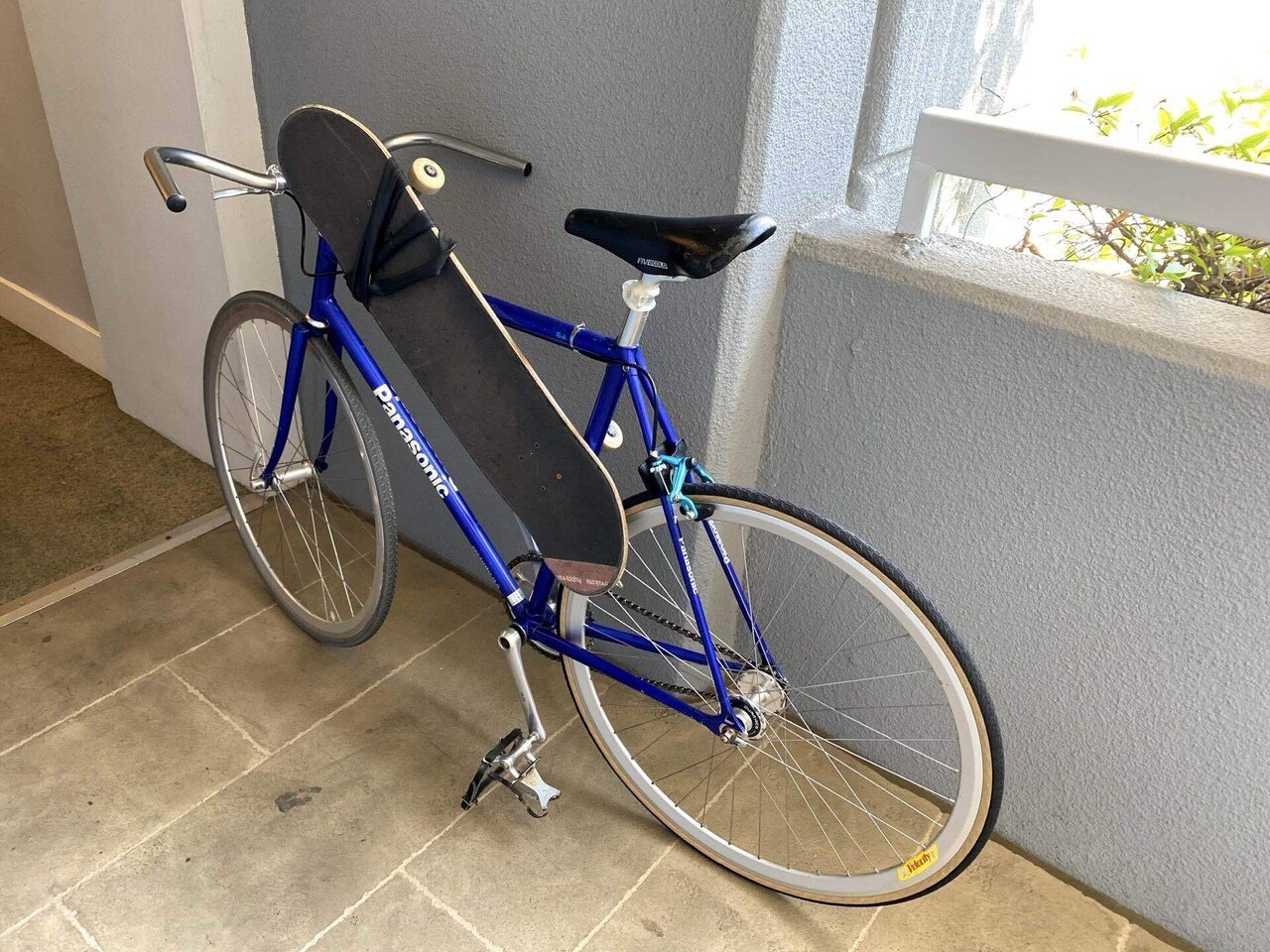 ダボ穴なしの自転車（ピストバイク）にFairdaleのSkaterackを苦労して