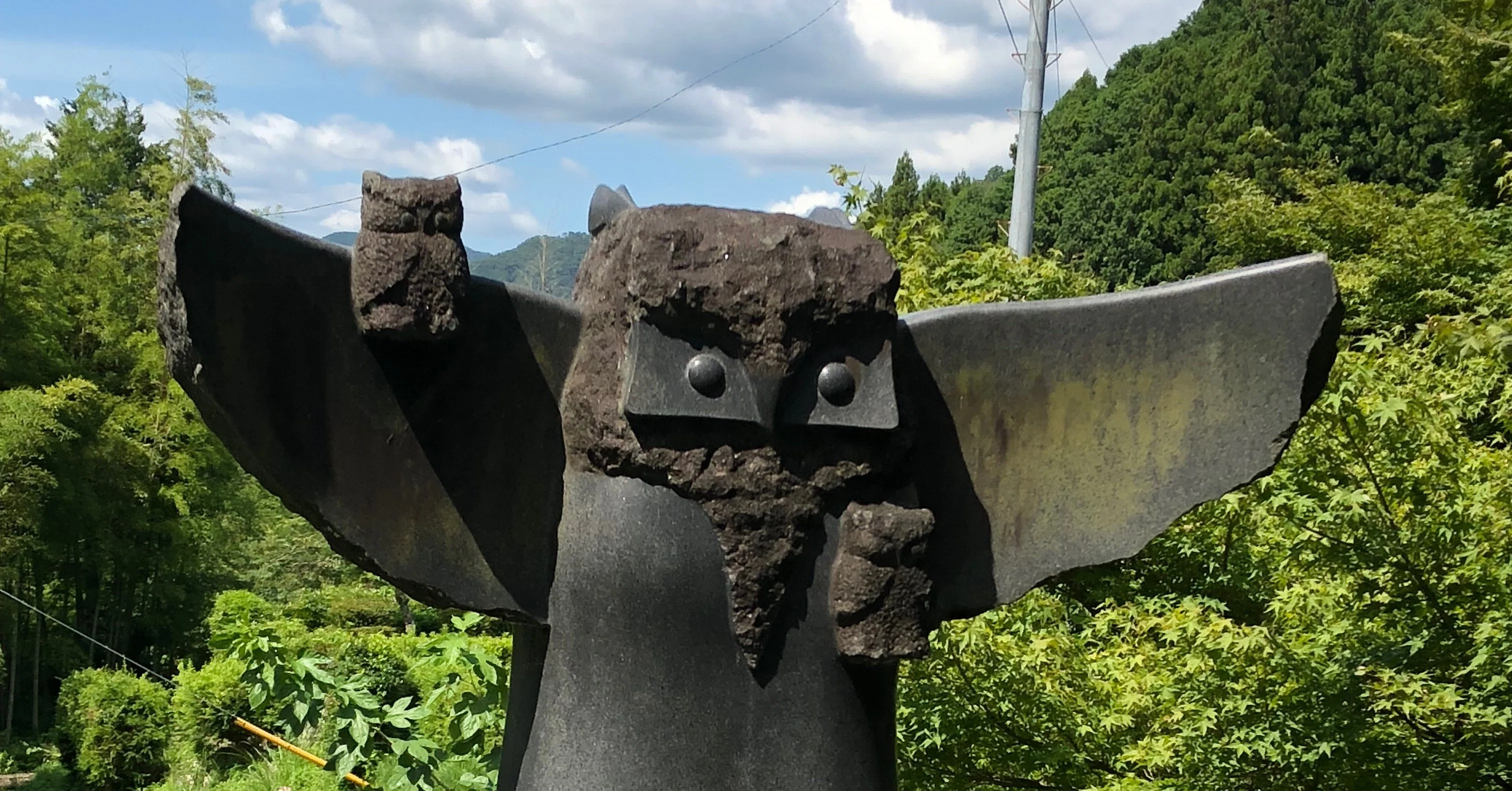 園館等訪問ルポ】或る「仏法僧」伝――「通学帽と地層」の記憶/鳳来寺山