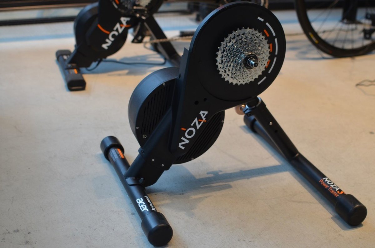 スマートローラーXplova NOZA 