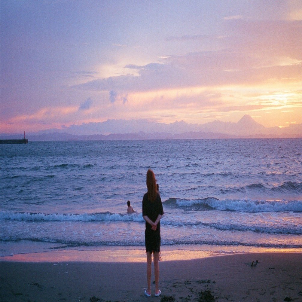 夕暮れは、海が、夜になるまで｜八朔