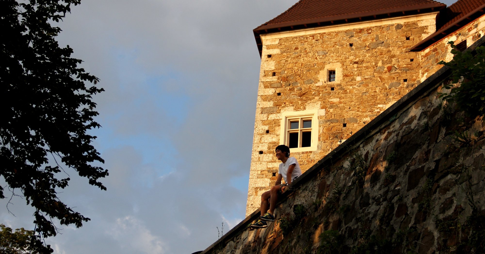 スロベニア紀行 Vol 16 リュブリャナ城 夕日を見るのに いちばん素敵な場所 宮地藤雄 みやちふじお Note スロベニア紀行 Vol 16 リュブリャナ城 夕日を見るのに いちばん素敵な場所 宮地藤雄 みやちふじお Note