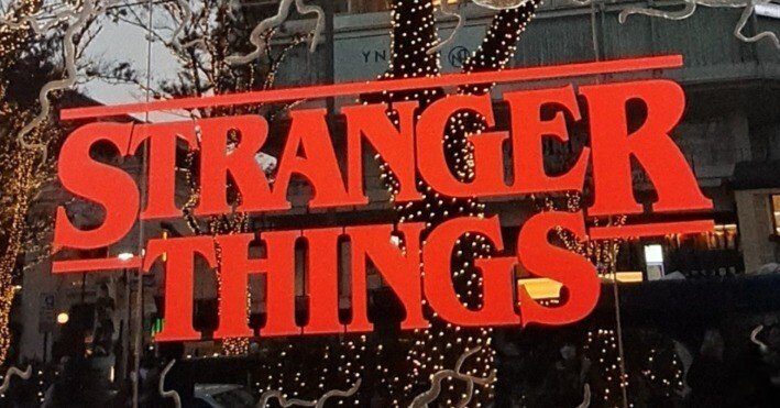 ストレンジャーシングス STRANGER THINGS サイン 最終値下げ 8万から