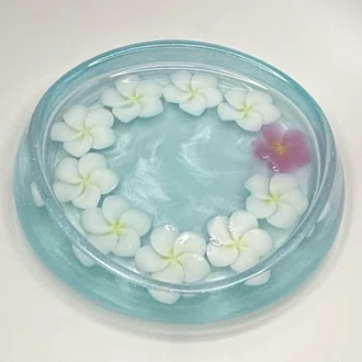 Radiant Bloom Studio｜二度見してしまう、静かな没入感のある作品