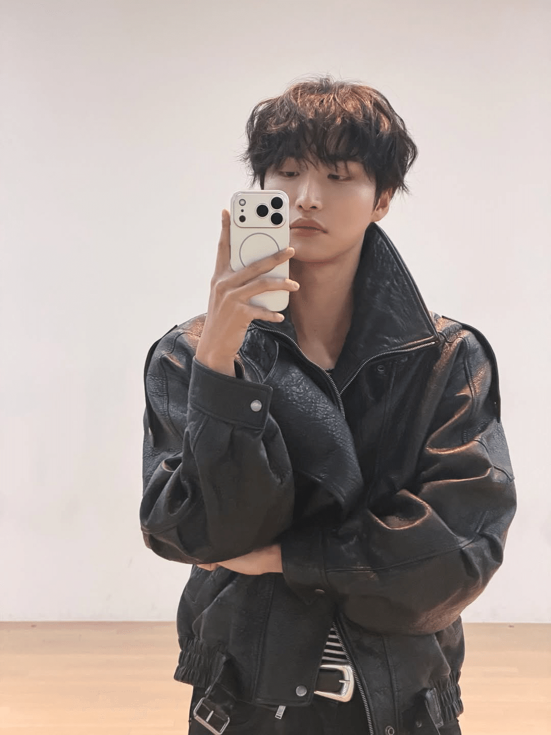 ATEEZ ヨーロッパ 限定 MITO イヤーマフ 耳あて ソンファ ユノ着用 ATEEZ ヨーロッパ 限定 MD MITO イヤーマフ 耳あて 手袋セット - メルカリ