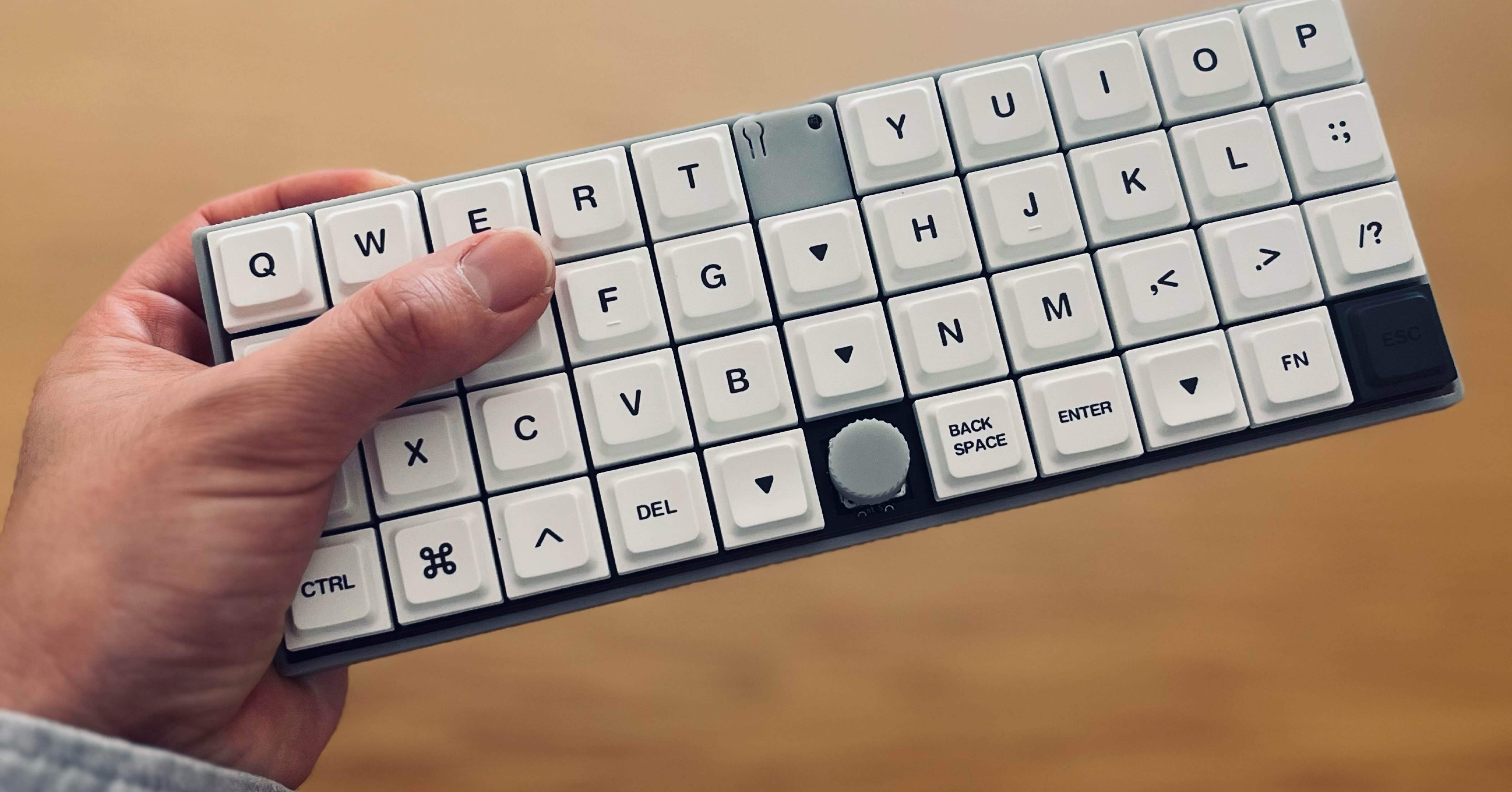 Chosfox LAK｜Cornixについてるっぽいロープロのキーキャップ買って