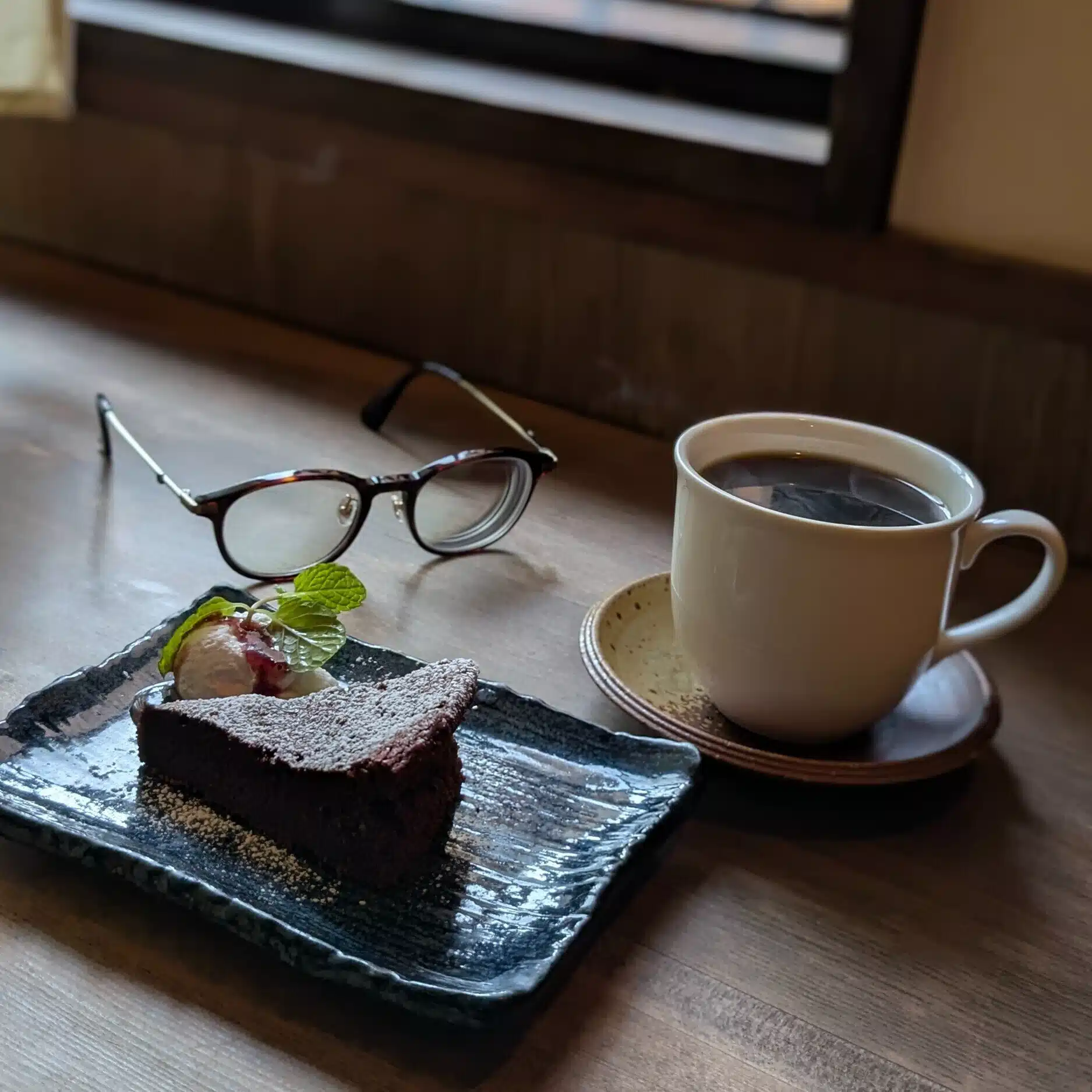 喫茶店好きのてるてるぼーず