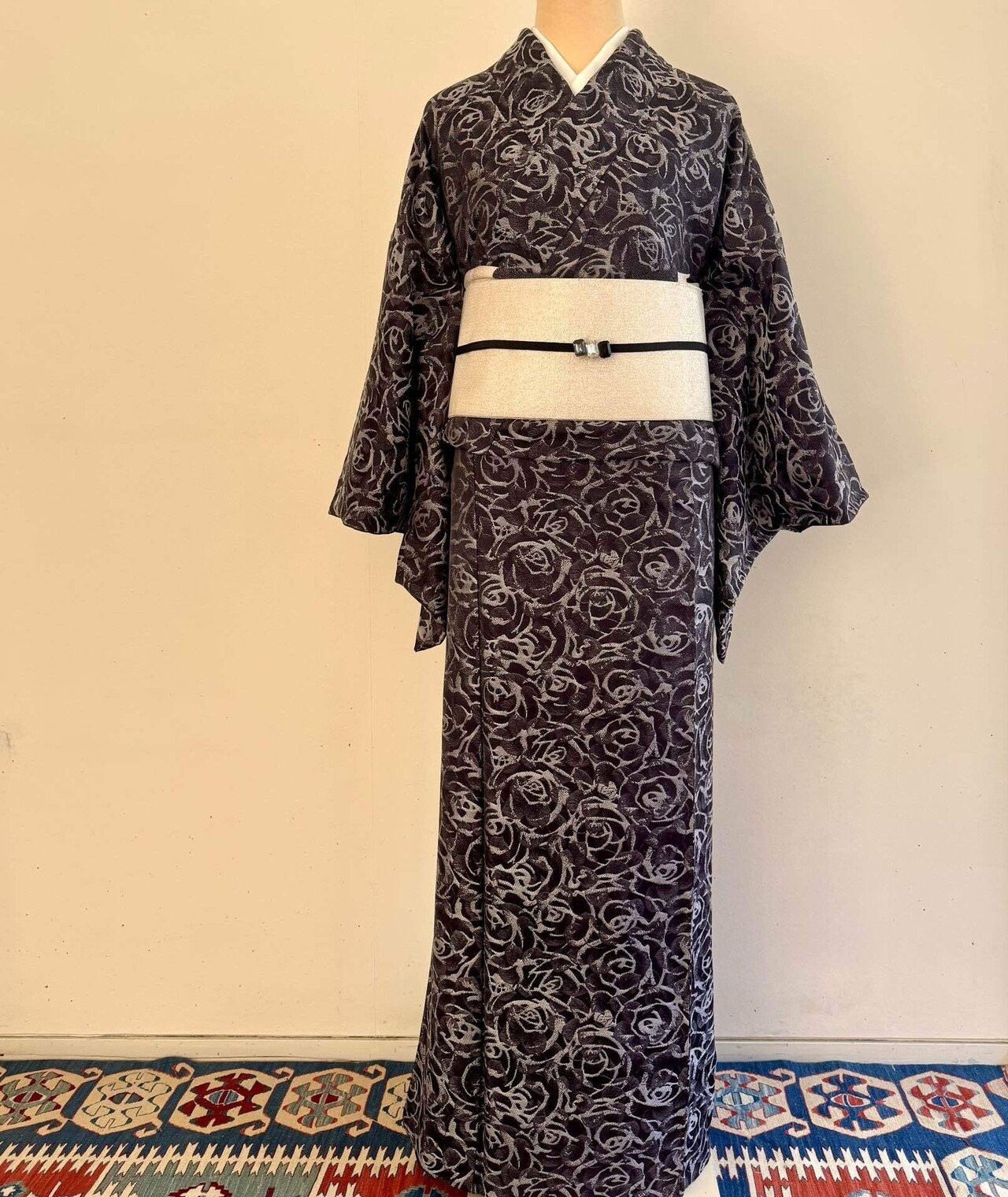 黒紫の薔薇織柄着物｜夢吉きもの
