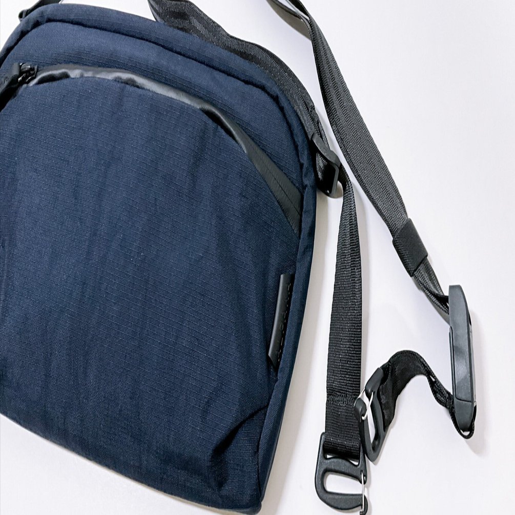 ALPAKA】「FLIGHT SLING 2L - JAPAN EDITION」レビュー【薄いマチで