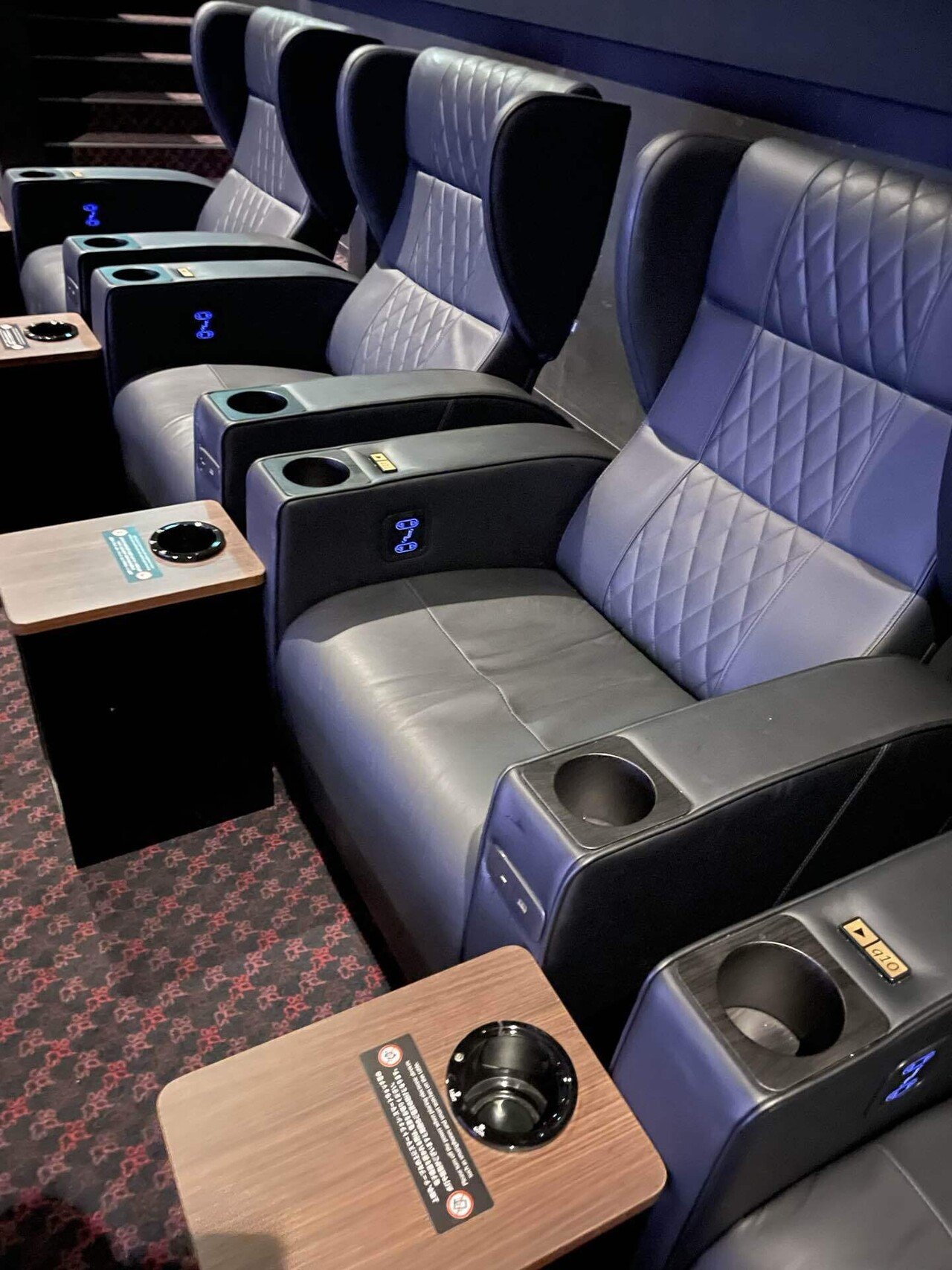 映画館の席】プレミアムシートなどはおすすめ？見やすい？グランド