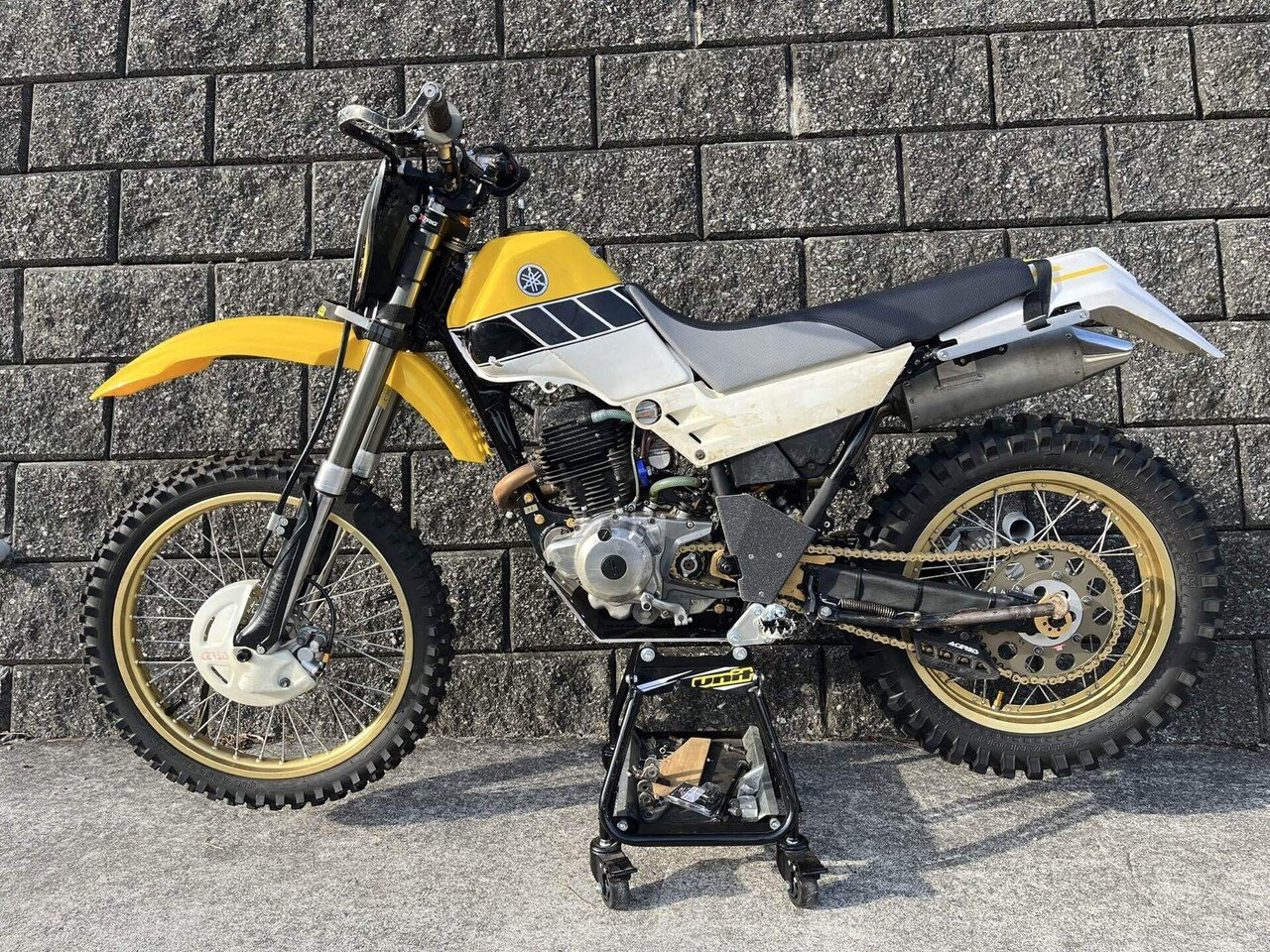 セロー225 SEROW225W/WE(4JG) -since 1993- - バイクの系譜