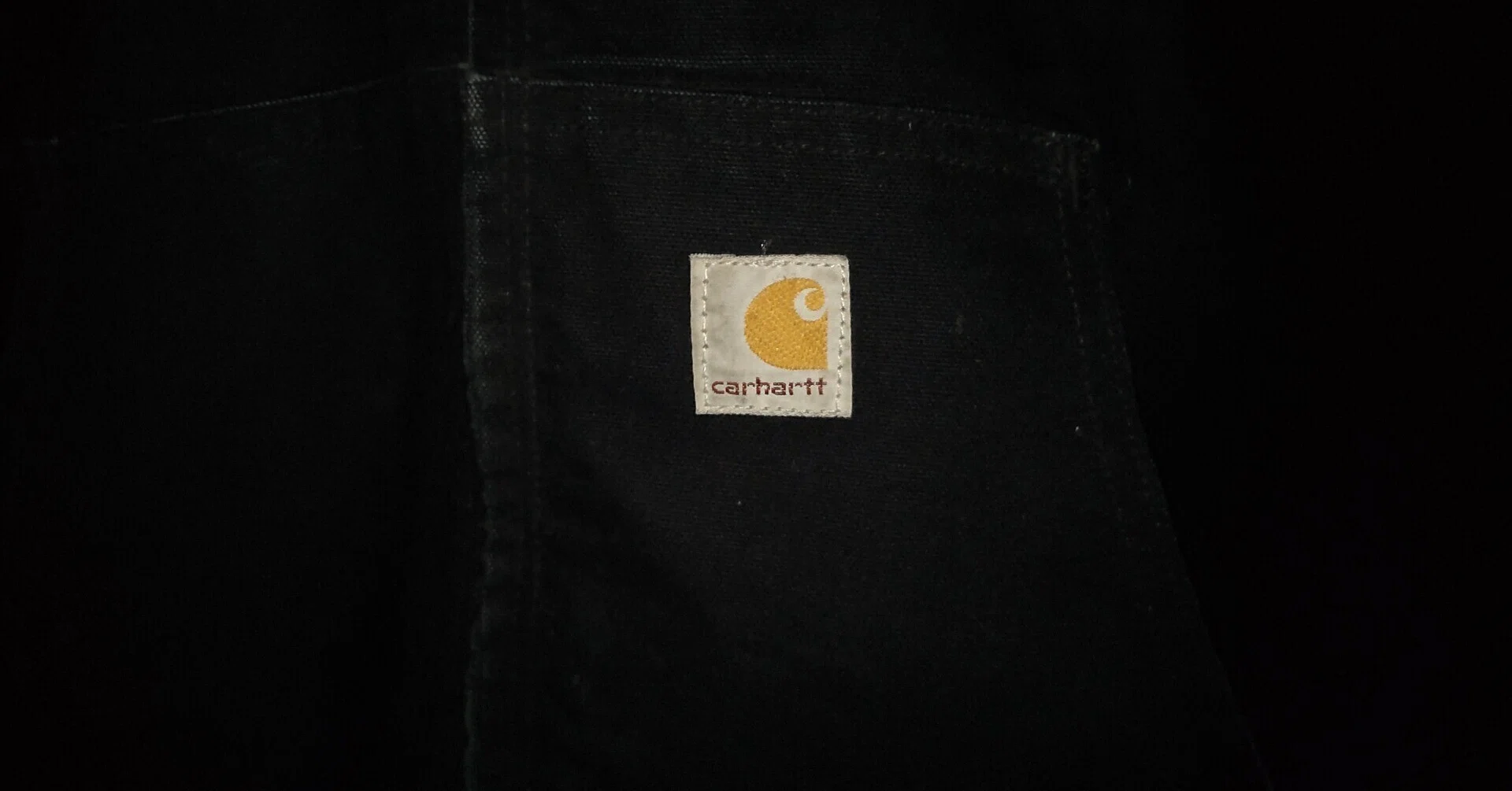 王道をあえてのサイズ感。ちょっと天邪鬼に「Carharttアクティブ 