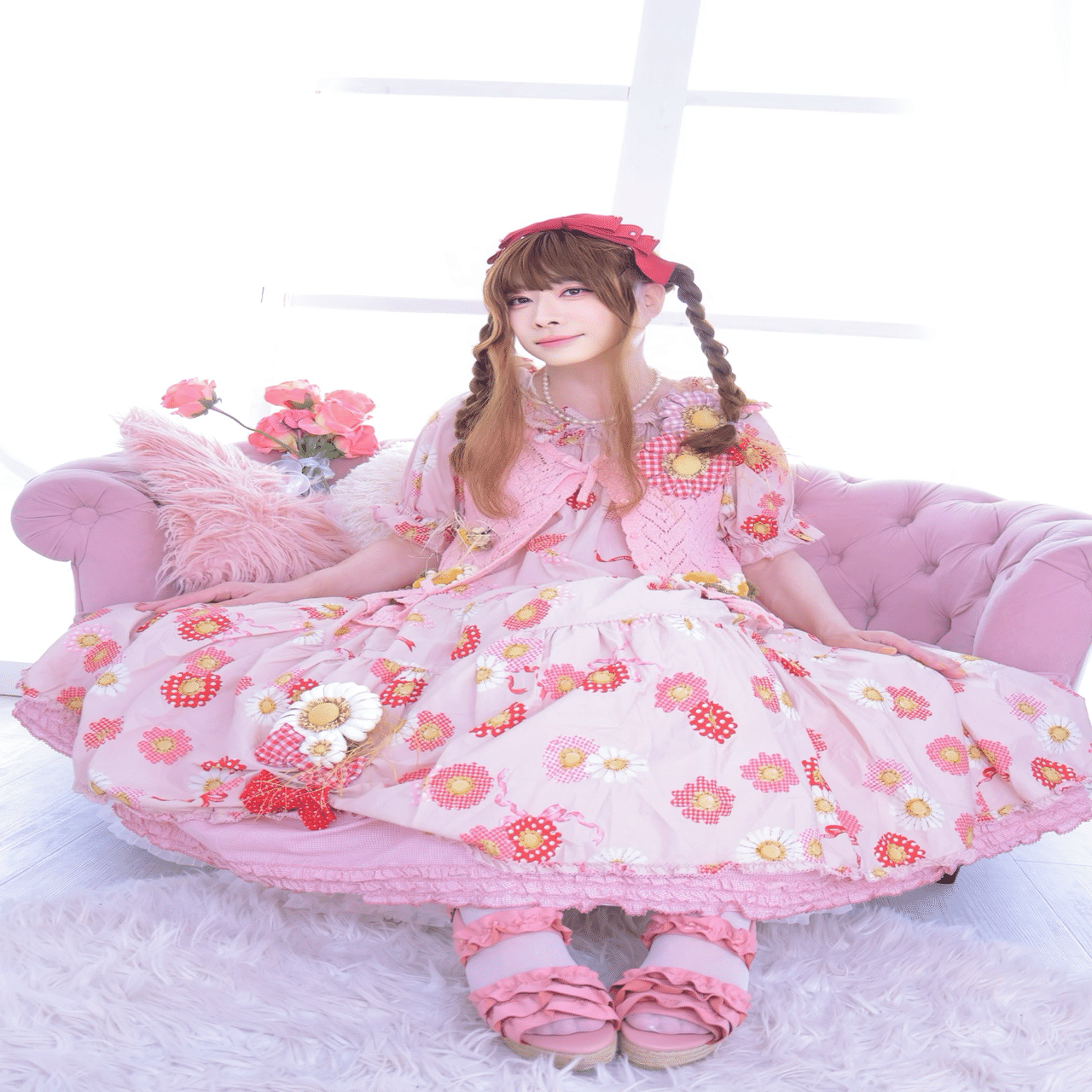 ピンクハウス ひな菊のワンピースと、静かな始まり｜渋沢彩子