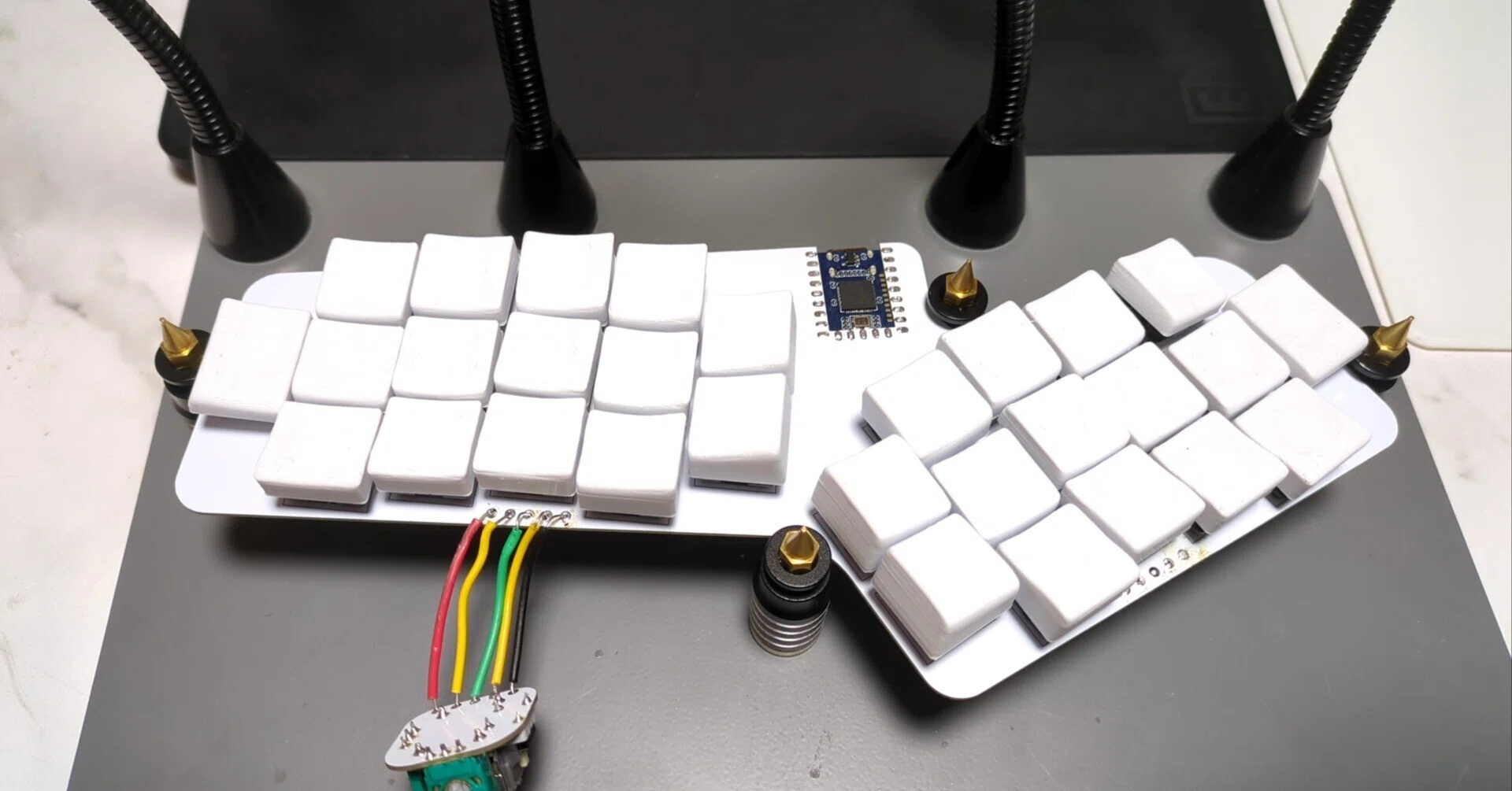 自作コンポーネントNo5/エクスプローラータイプ 自作キーボードで最も高い壁にぶち当たった ~ファームウェア編~｜ぱま