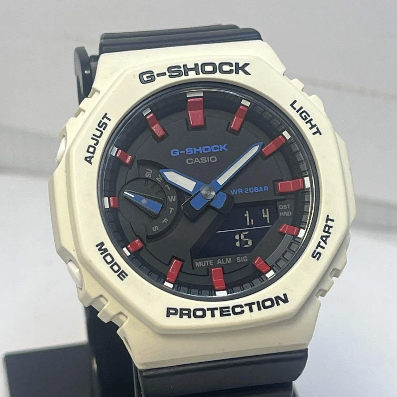 レビュー】G-SHOCK GMA-S2100WT-7Aトリコロールが映える「ミッドサイズ