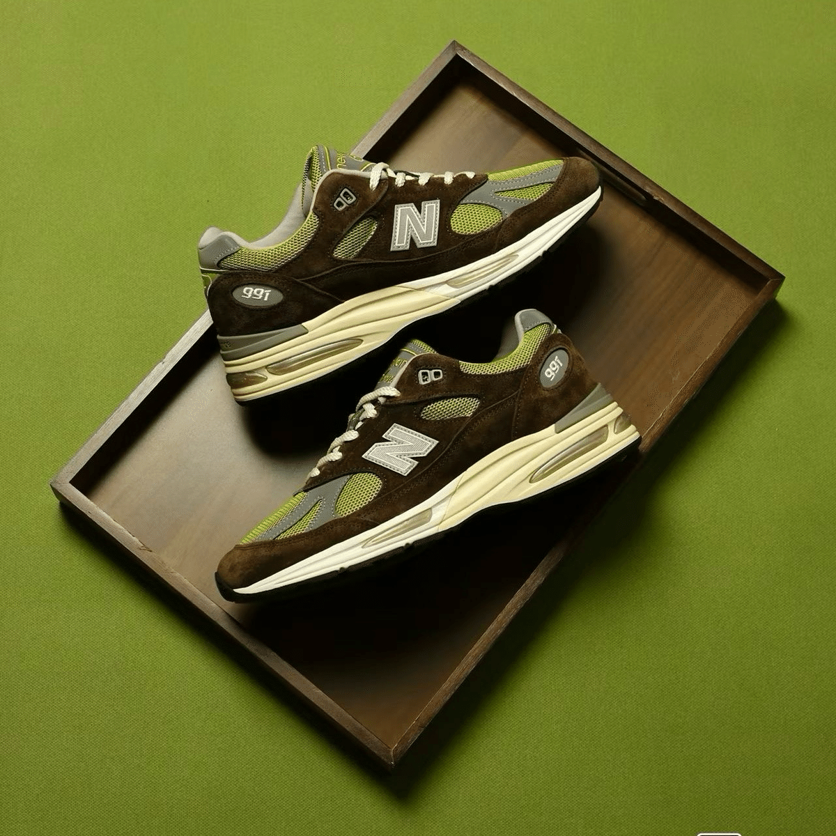 ダニエル・カタリ × ニューバランス 991V2 リバース 抹茶 U991CK2｜Fog