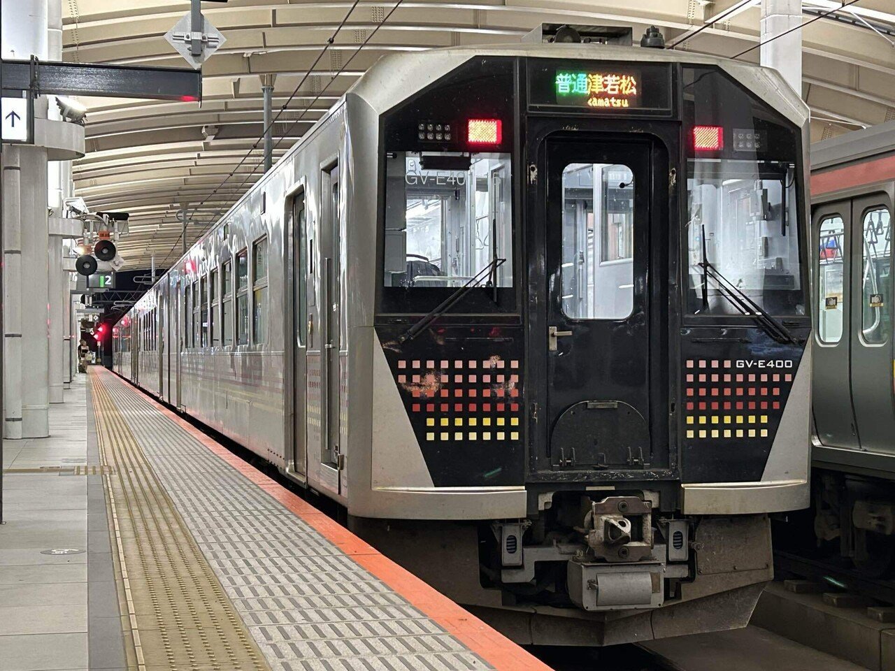 レビュー】八高線の新しいディーゼル列車で乗り始め｜ストリングス交通