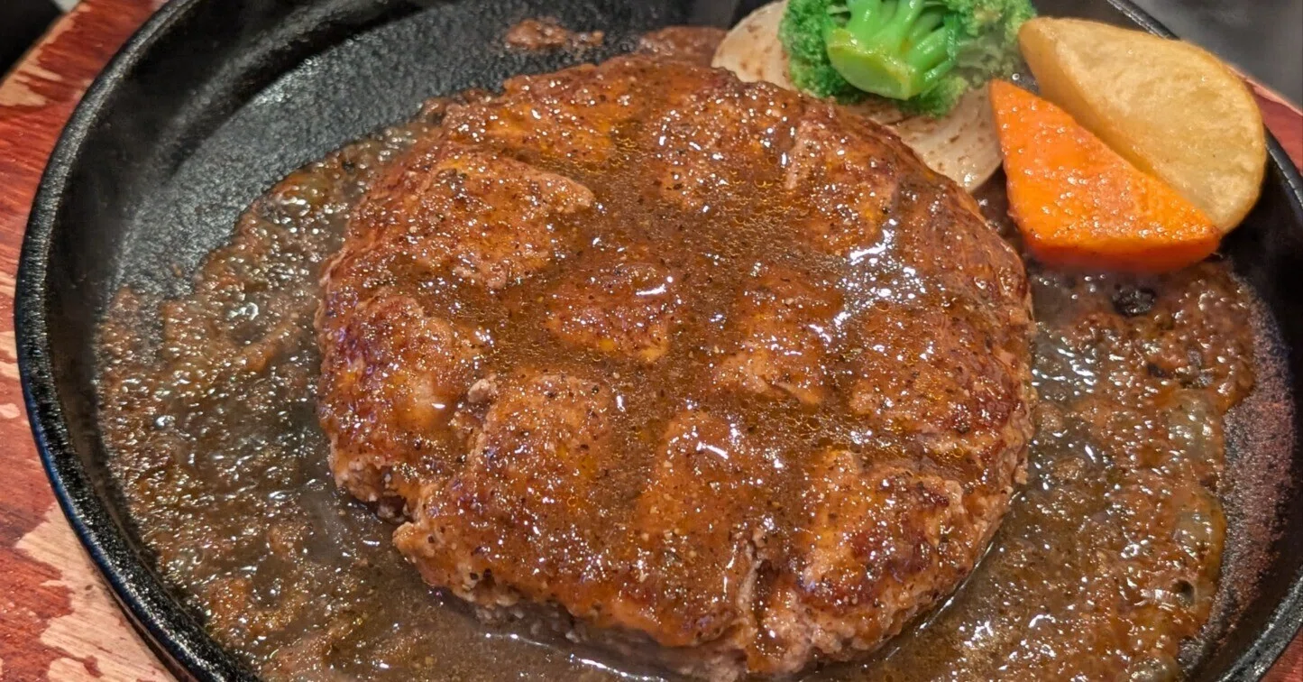 東京 美味しいハンバーグ探訪 | レアでもいける ― 札幌牛亭 西池袋店 