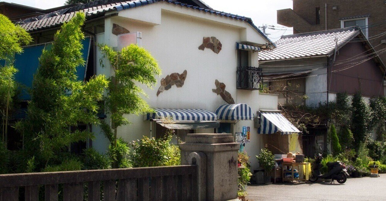 リバーバンクは鴨川ホルモーのロケ地。京都屈指の借景喫茶（閉店）｜コトリス（純喫茶保存協会）