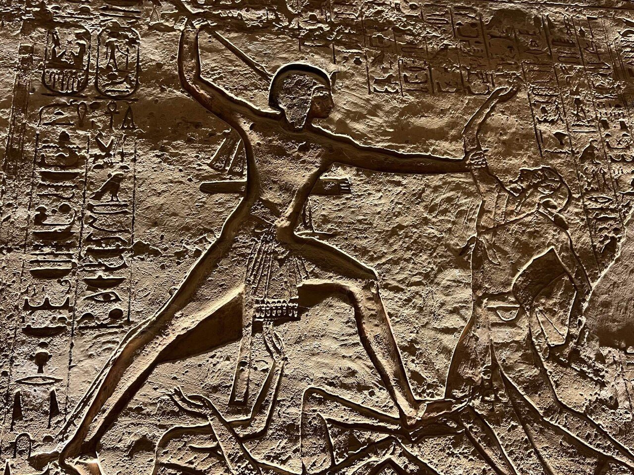 カオスなエジプト9日間の旅③〜神々しかったアブシンベル神殿光の奇跡