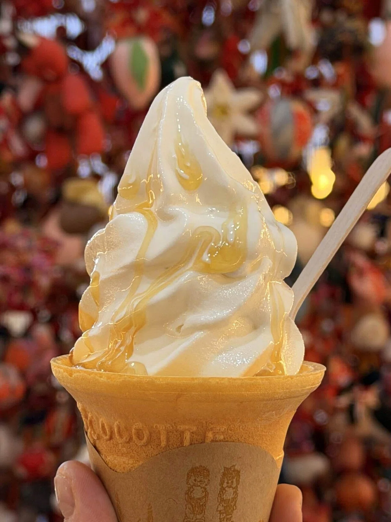 Tokamachi City] Getting hooked on honey soft serve.｜ソフ活姉妹