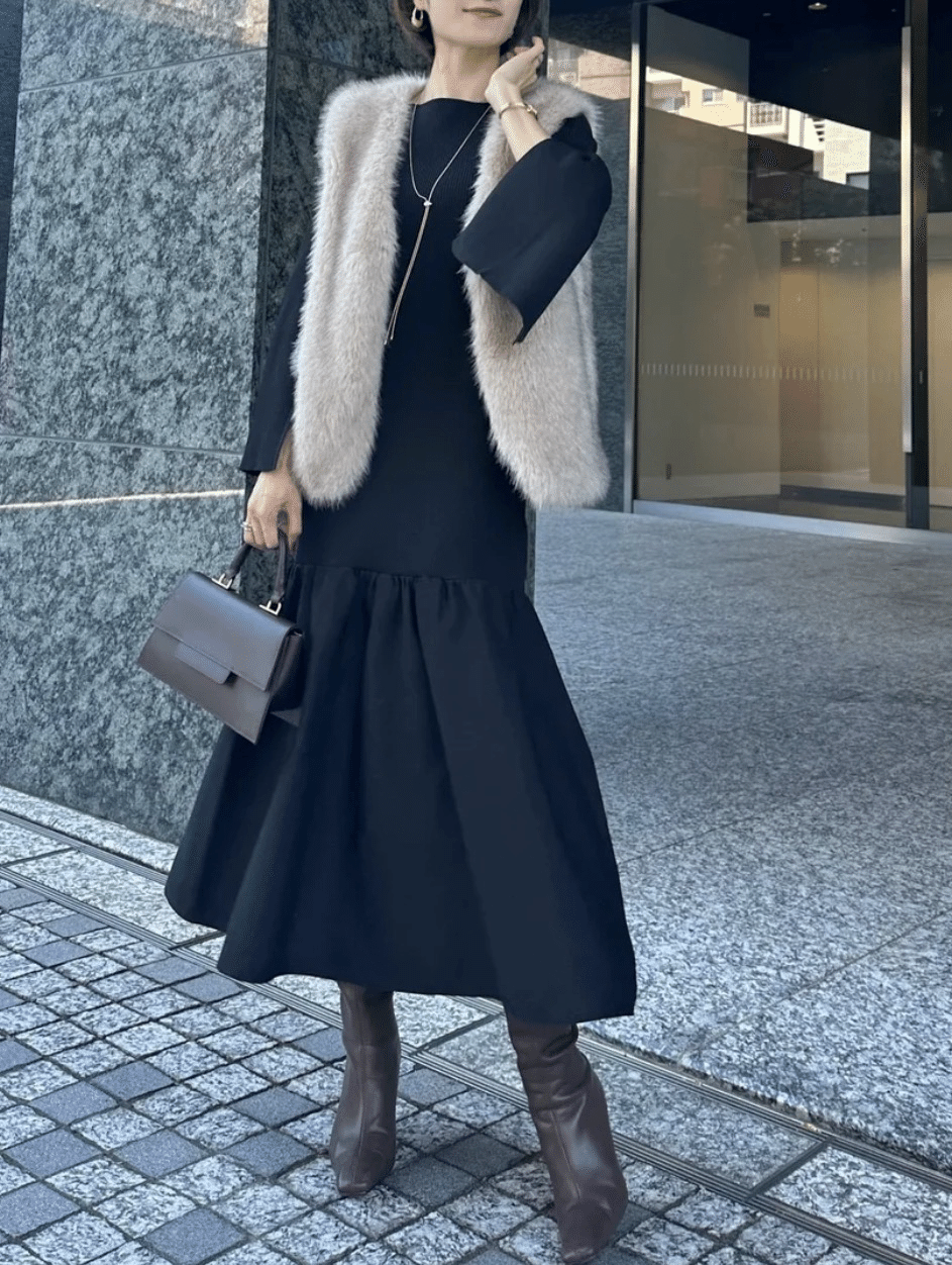 anuans ティアードデザインスリットニットワンピース｜anuansメルカリ