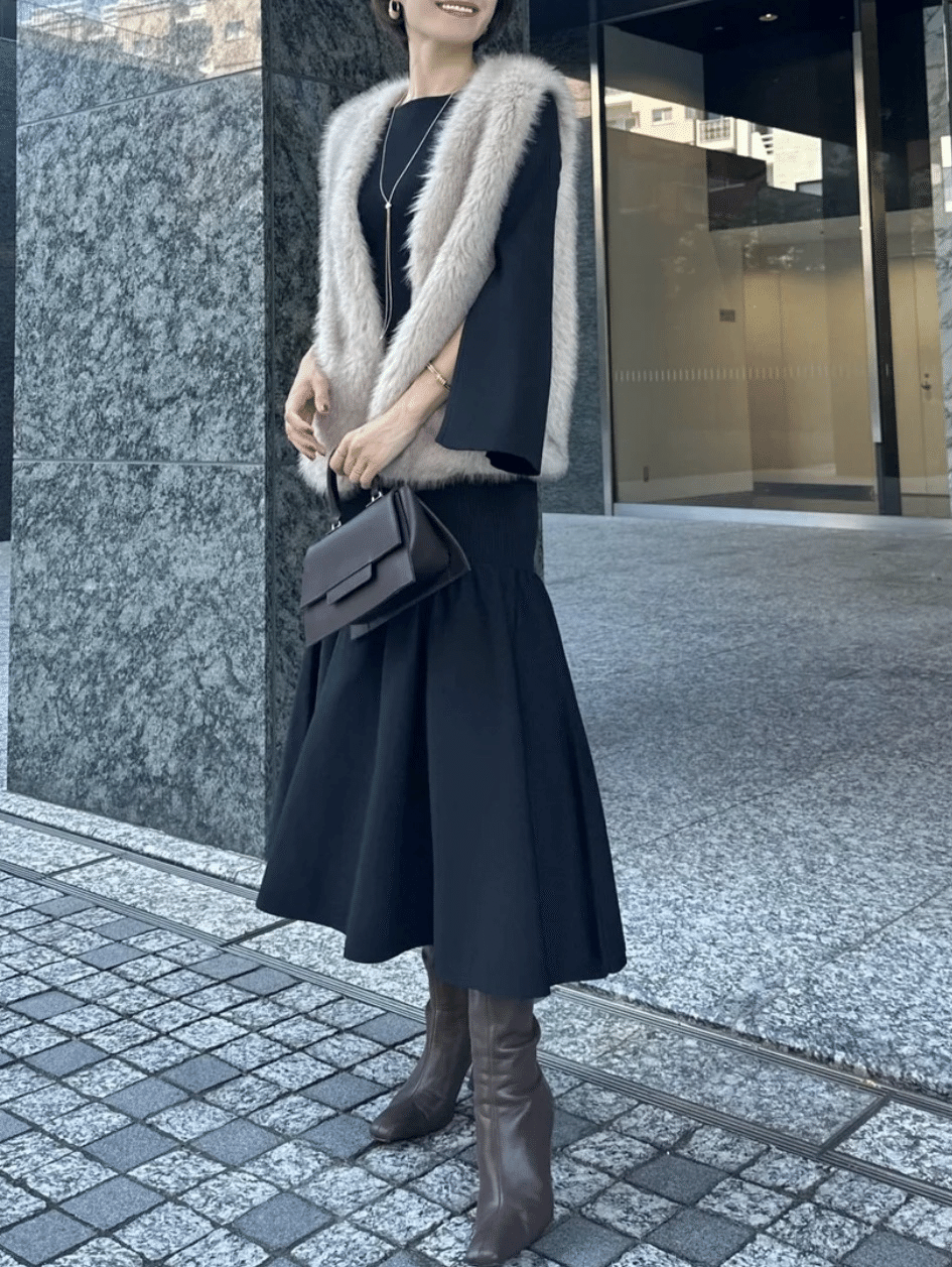 anuans ティアードデザインスリットニットワンピース｜anuansメルカリ