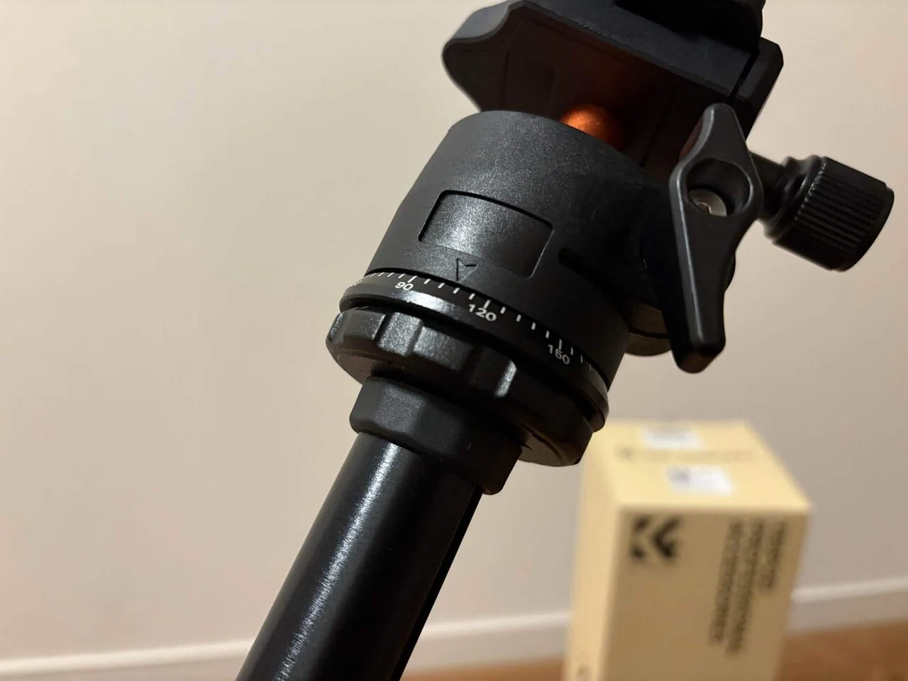 そっと寄り添う、軽やかなサポーター｜K&F CONCEPTコンパクト三脚が