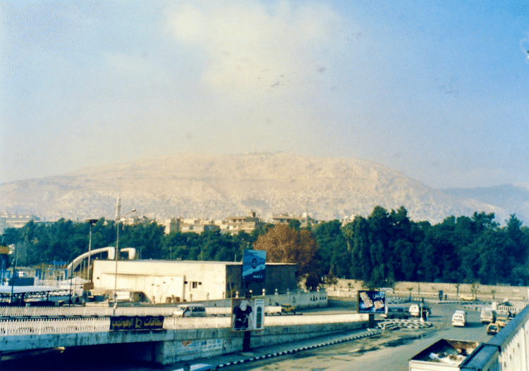カシオン山（だったかな）。人類最初の殺人の現場とされる。つまり、カインとアベルのあの現場。山頂には軍事施設もあるらしい。1999年1月