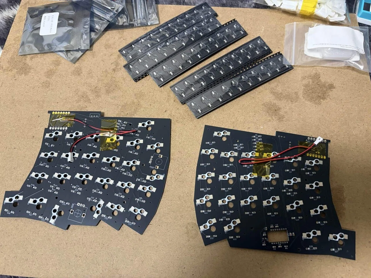 LoTom 分割キーボード ブラック 分割無線キーボードというゲーム制作者的にとても美味しいガジェット
