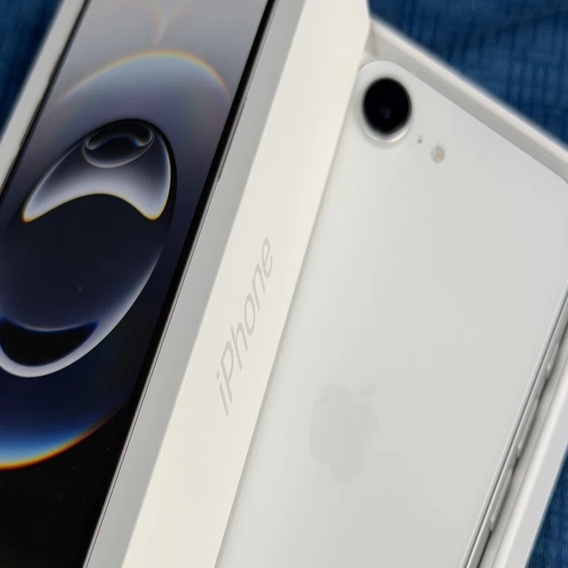 購入】 2025 Apple iPhone 16e 128GB 📱 〜 基本性能を抑えた堅実さに