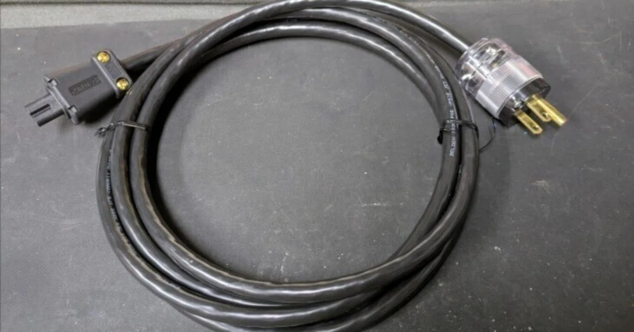 電源ケーブル製作 FURUTECH FI-8N WATTGATE 5266 BELDEN 19364｜ギター