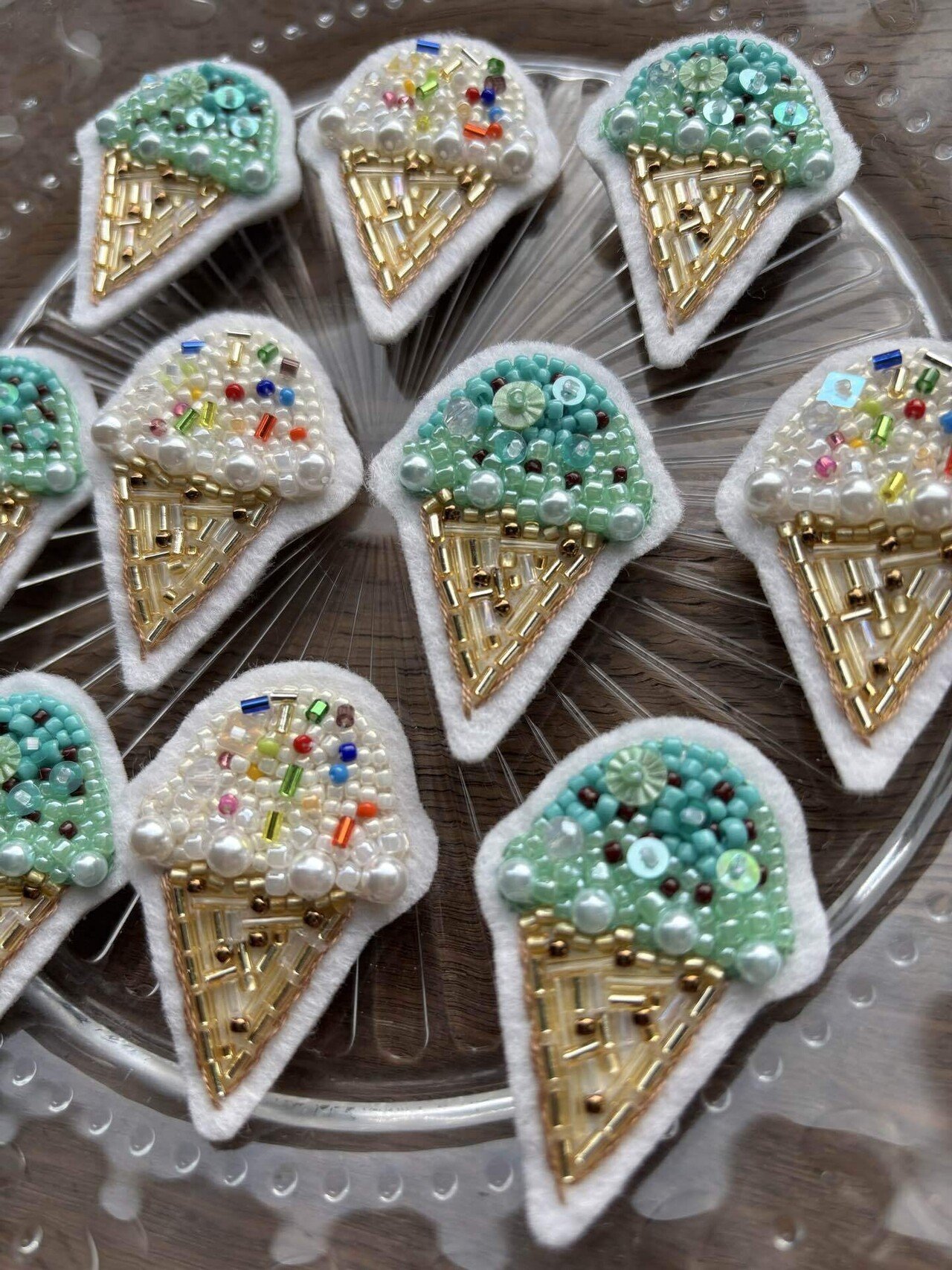 人気No,1ブローチの話/つぶつぶデザイン｜つぶ/ハンドメイド作家