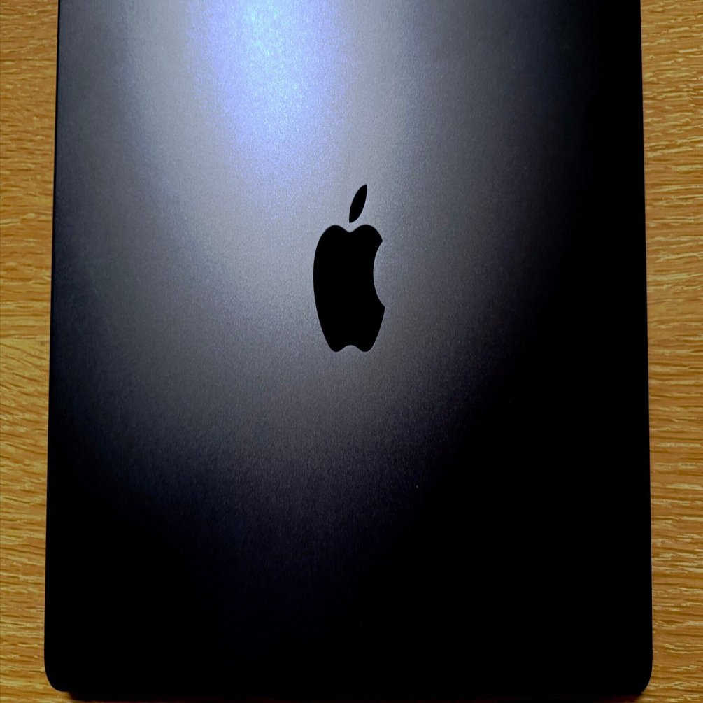 正月購入のMacBook Proを5日寝かせた｜トモ