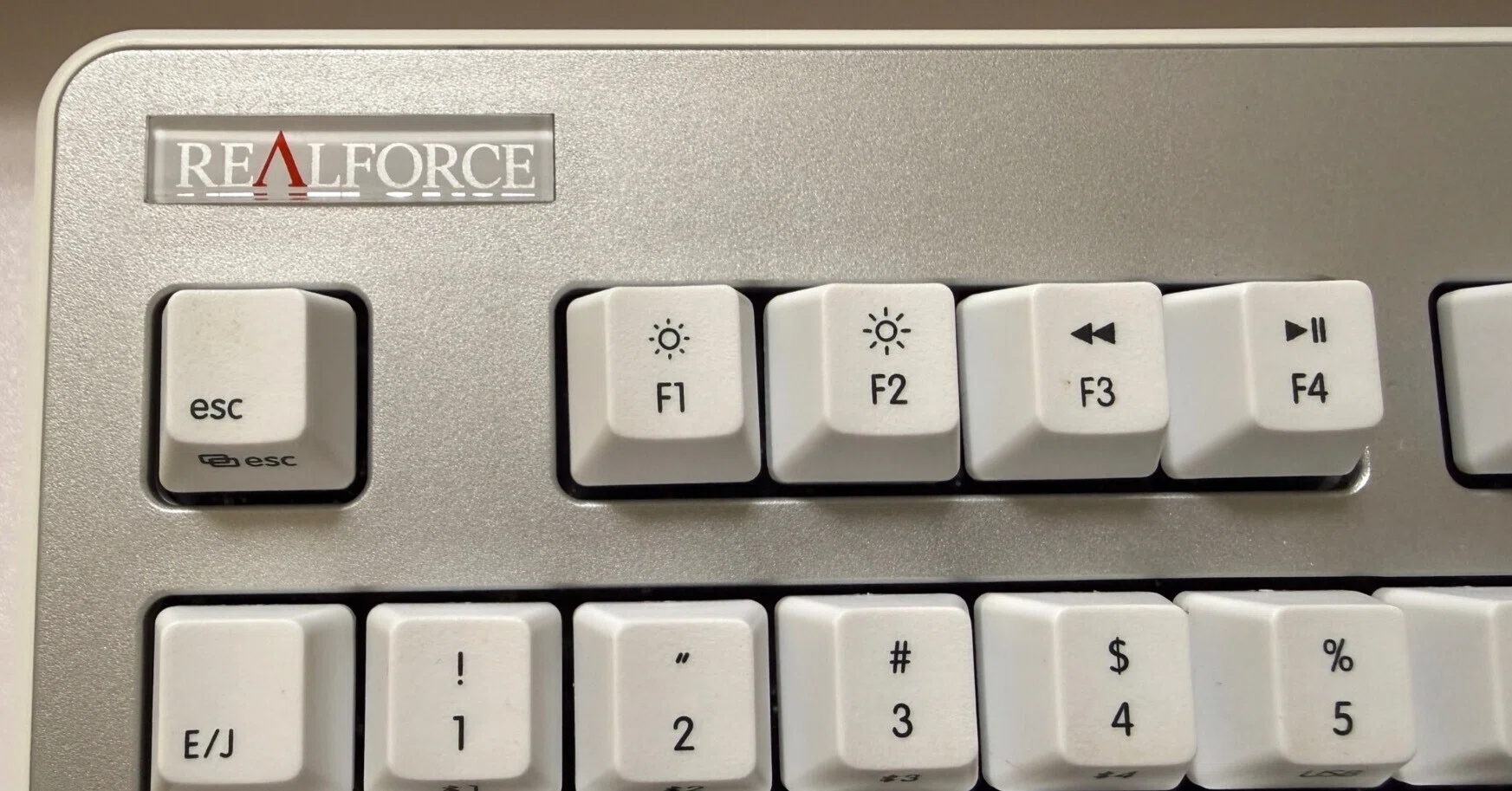 Mac mini移行で踏んだ罠──Realforce R3が永遠にUS配列認識になる話