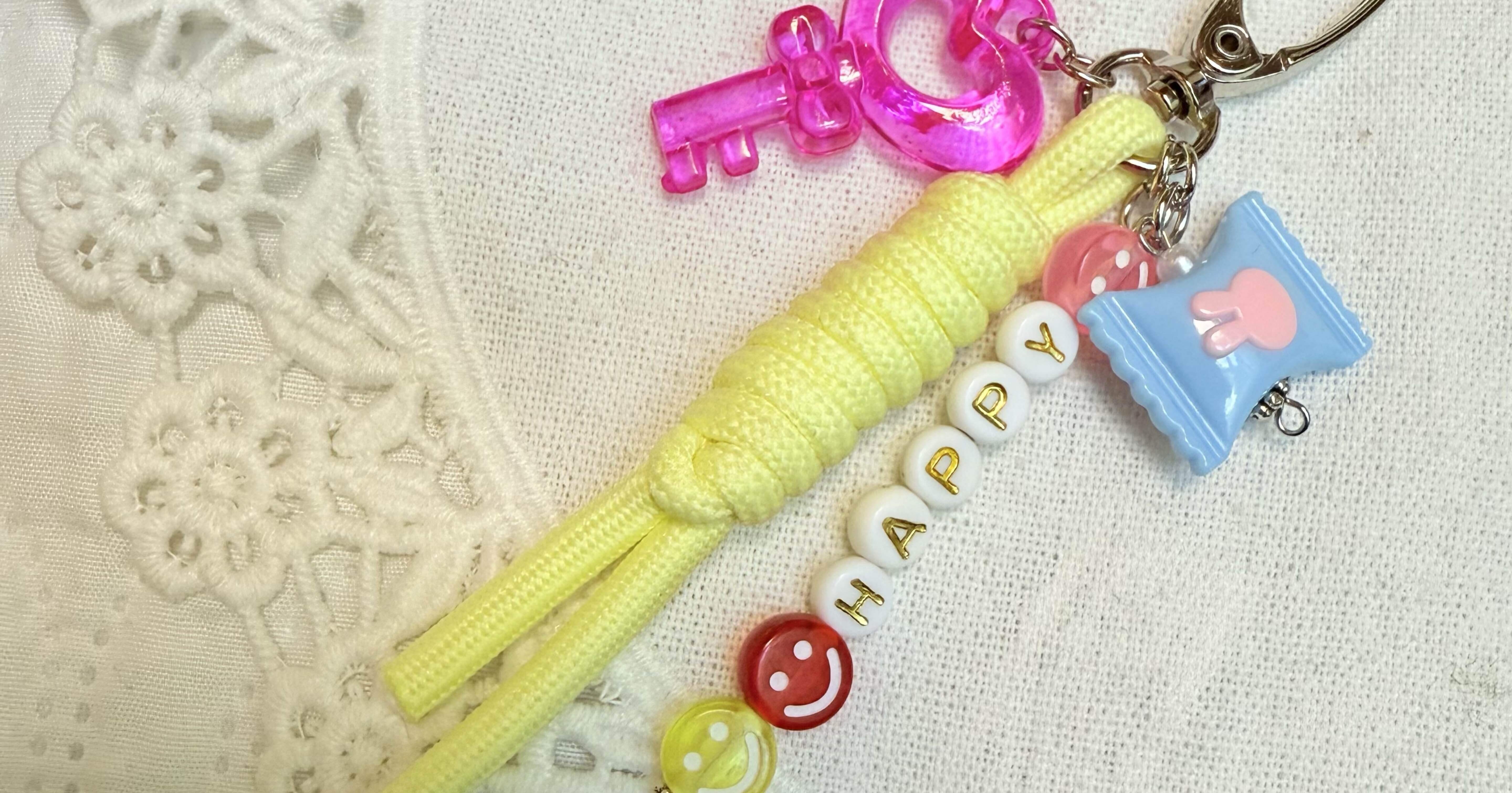 ハンドメイド】パラコードでバッグチャーム｜hanatome