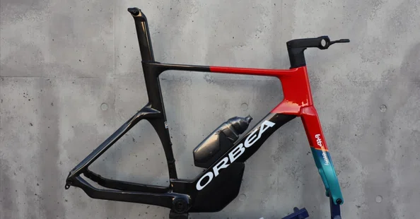 ORBEA ロードバイクフレーム 黒赤白　TOP535 BIKE SHOP FORZA ロードバイク｜BIKE SHOP FORZA の note（ブログ