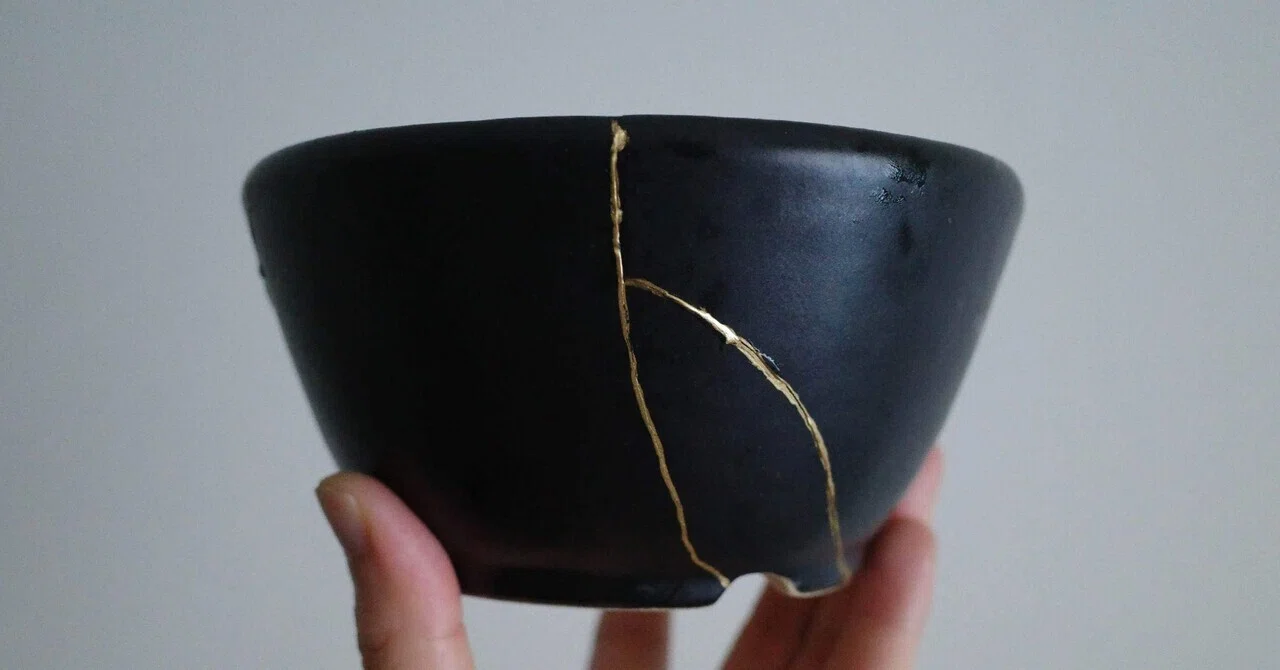 江戸時代(18世紀)に多数みられる。金継ぎ1箇所有り。 日本の丼を、フランスの絵具で直す。電子レンジOKの「金継ぎ風」DIY