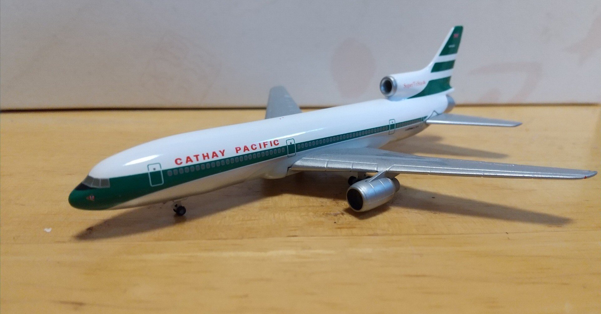 【激レア】2機セット　特別塗装機　キャセイパシフィック航空　ヘルパ　1/500 激レア】2機セット 特別塗装機 キャセイパシフィック航空 ヘルパ 1/500