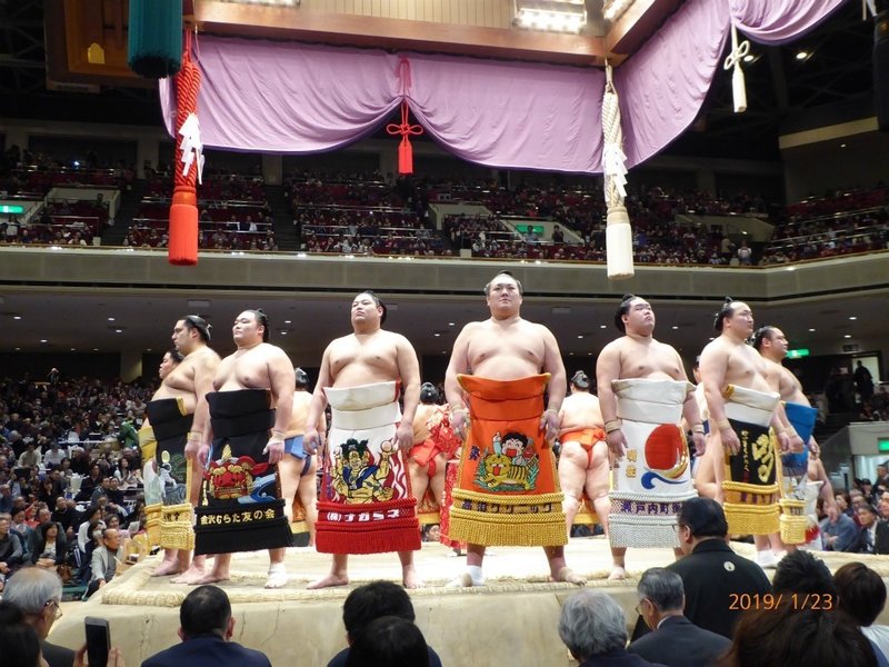 大相撲のマナー 初心者向けお相撲の楽しみ方 見どころ 締込 しめこみ と化粧まわし 井垣利英 人材教育家 メンタルトレーナー マナー講師 Note 大相撲のマナー 初心者向けお相撲の楽しみ方 見どころ 締込 しめこみ と化粧まわし 井垣利英 人材教育家 メンタルトレーナー マナー講師 Note