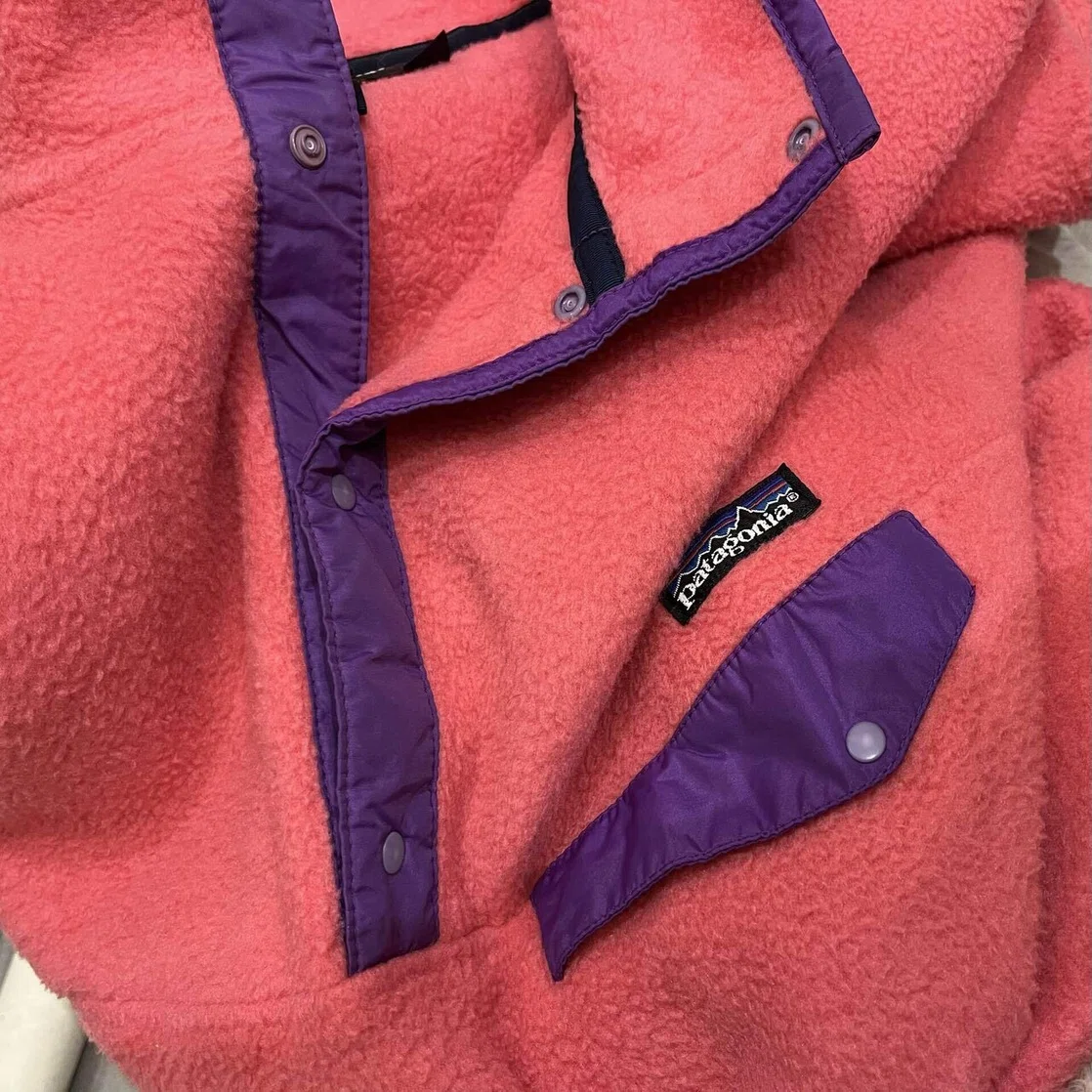 サーモンピンクのPatagoniaスナップT ｜クリス ケイト/ Chris Kate