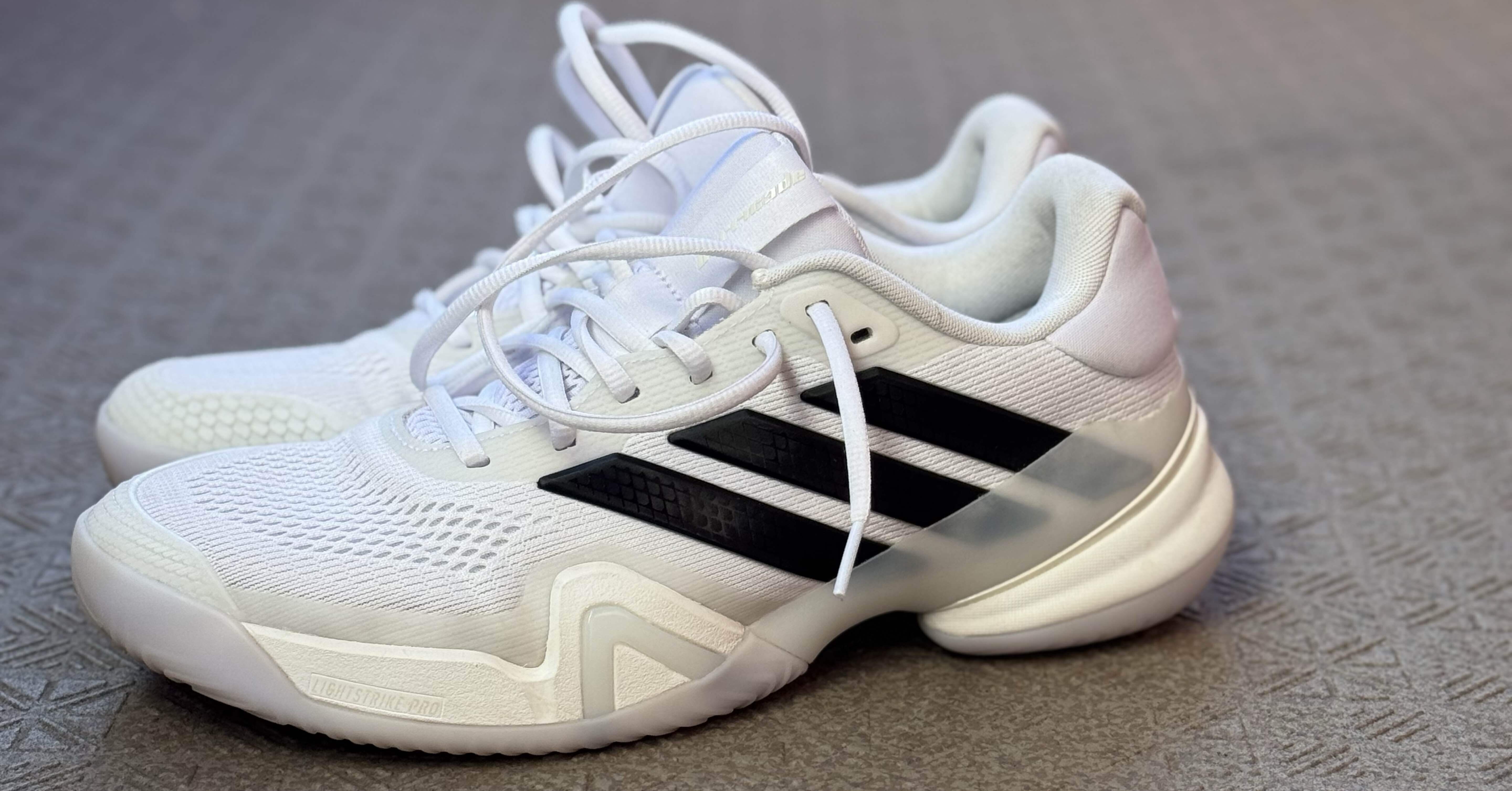 テニス】アディダス最新作バリケード14レビュー｜ビジネス法務マン