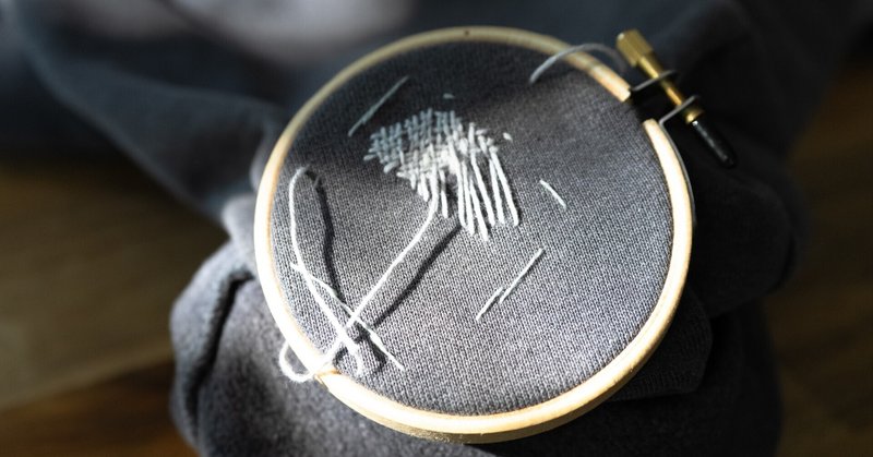 1週間で穴があいた靴下を、はじめてのダーニングで直してみた