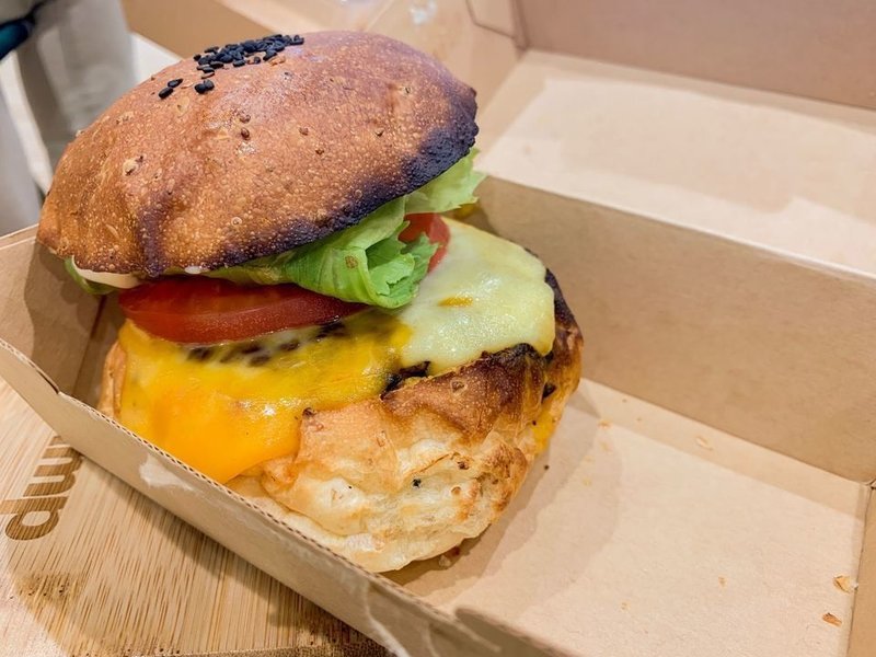 あのトランプ大統領が食べたハンバーガーをオフィスで マンチズバーガー シャック ランチ Collaboration スマートキャンプ 公式note Tent Note あのトランプ大統領が食べたハンバーガーをオフィスで マンチズバーガー シャック ランチ Collaboration スマートキャンプ 公式note Tent Note