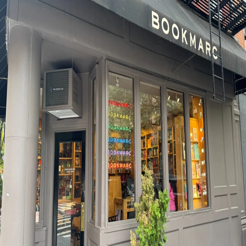 NY書店紹介】BOOKMARC: MARC JACOBS運営のアートな本屋｜Cymbal
