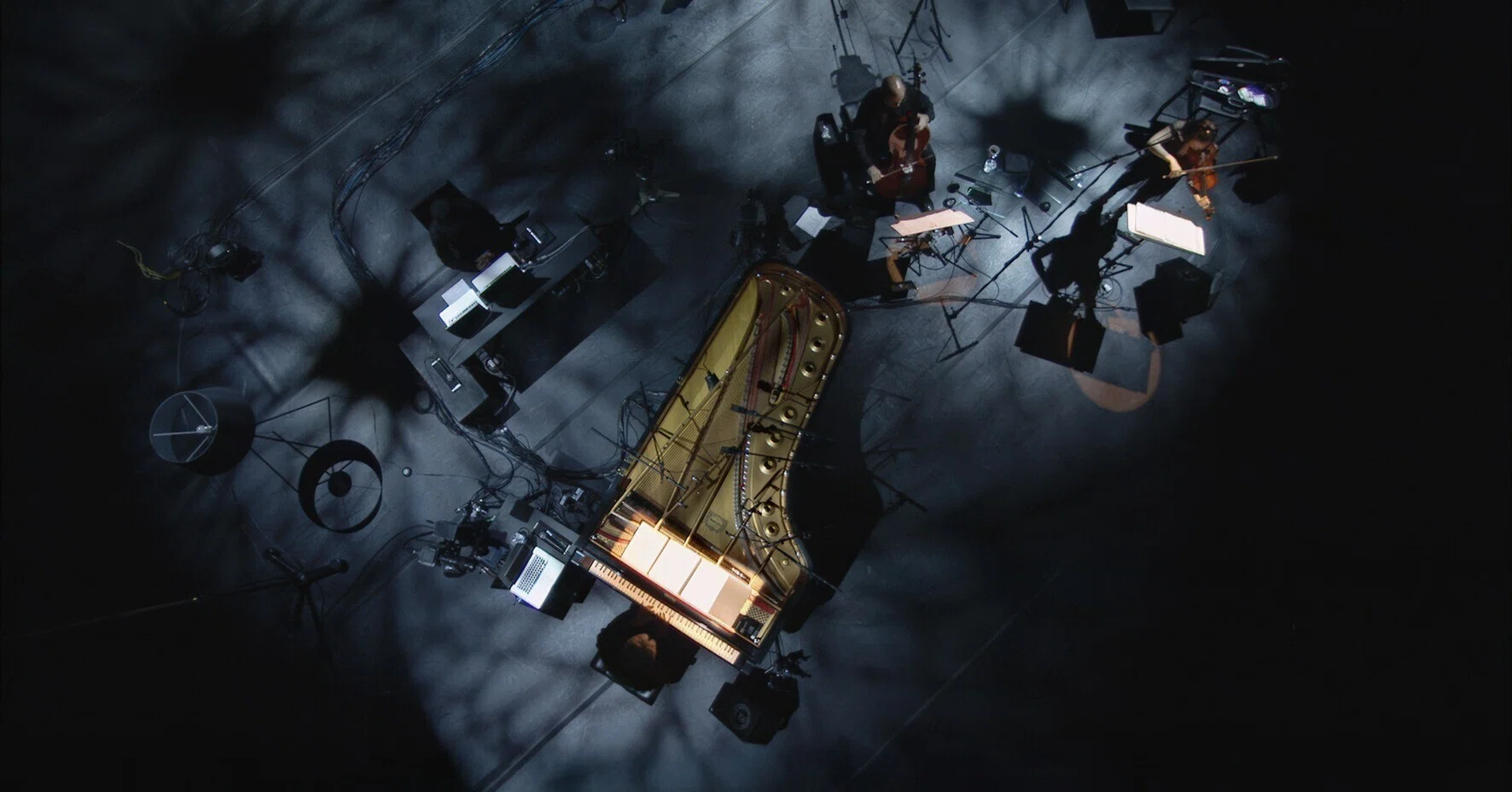 坂本龍一、震災から15年の節目に『Trio Tour 2012』収録映像が3月劇場