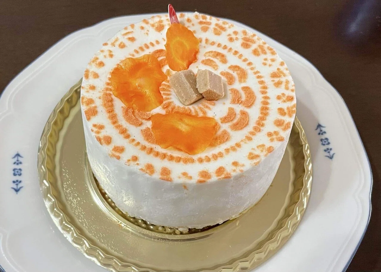 ケーキレビュー】コンフィセリーラパート・ニンジンケーキ｜あいこ