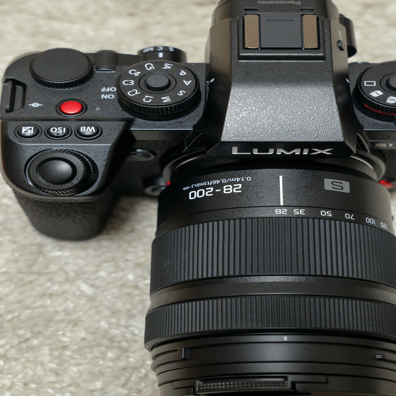 LUMIX S 28-200mmF4-7.1 MACRO 【保護フィルター付き】 LUMIX S 28-200mm F4-7.1 MACRO O.I.S. 売らなくて良かった