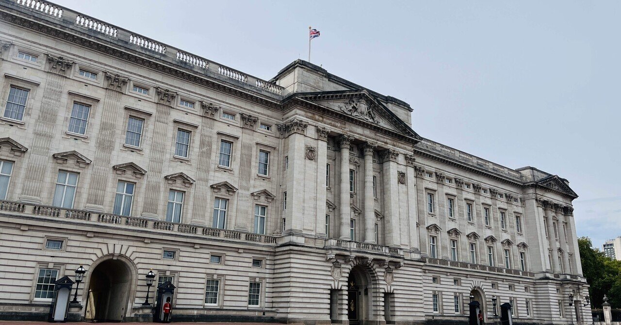 夏しか行けないバッキンガム宮殿内部見学ツアー｜JasCo